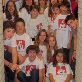 Groepsfoto Il Dottore en Colombina - Toneelvereniging Plankenkoorts 